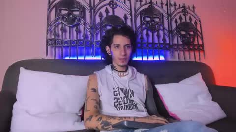 vergil_noir online show from May 27, 5:15 am