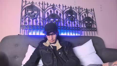 vergil_noir online show from May 29, 4:10 am