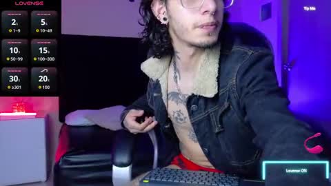 Snapshot of vergil_noir chatting on June 17, 2:47 am vergil_noir online show from June 17, 2:47 am
