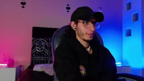 Snapshot of vergil_noir chatting on June 30, 4:02 am vergil_noir online show from June 30, 4:02 am