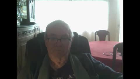 Snapshot of vergne50 chatting on April 4, 7:06 am vergne50 online show from April 4, 7:06 am