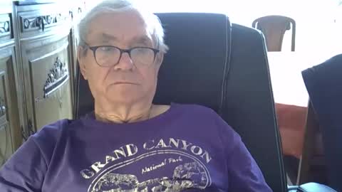Snapshot of vergne50 chatting on April 12, 7:24 am vergne50 online show from April 12, 7:24 am