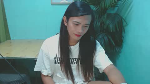 Snapshot of verhenia chatting on December 5, 12:41 am verhenia online show from December 5, 12:41 am