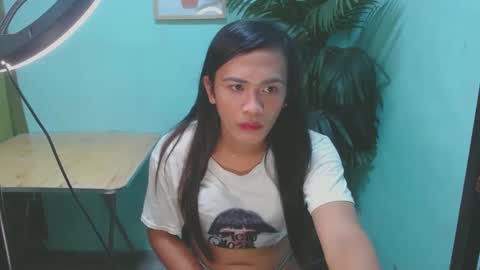 Snapshot of verhenia chatting on December 6, 5:31 am verhenia online show from December 6, 5:31 am