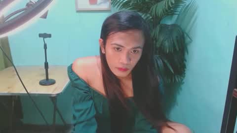 Snapshot of verhenia chatting on December 7, 6:10 am verhenia online show from December 7, 6:10 am