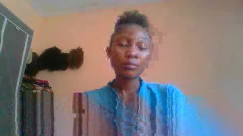 Snapshot of veroline01011999 chatting on March 30, 10:16 am veroline01011999 online show from March 30, 10:16 am