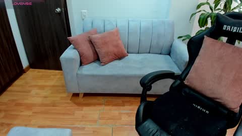 Catalina online show from February 5, 3:52 pm