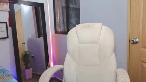 veronica_118 online show from December 2, 8:30 am