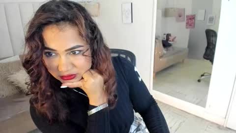 Veronica3  online show from May 15, 2:57 pm