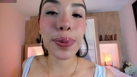 Snapshot of veronica_garciaa chatting on March 28, 2:49 pm Johovanna online show from March 28, 2:49 pm