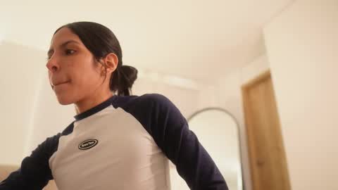 Veronica online show from March 26, 2:00 pm