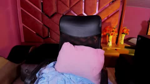 VeronicaCream  online show from March 18, 3:09 am