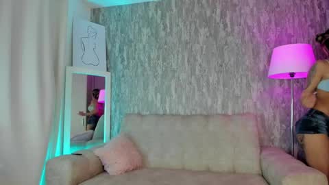 Snapshot of veronicadussan chatting on April 24, 11:51 pm Miss Veronica dussan Tw Veronicasm IG Ashveronica online show from April 24, 11:51 pm
