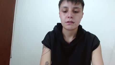 Snapshot of veronicaelite16 chatting on February 18, 10:03 pm Veronica Clark online show from February 18, 10:03 pm