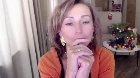 Snapshot of veronicagilbert chatting on December 26, 7:45 am Helen online show from December 26, 7:45 am