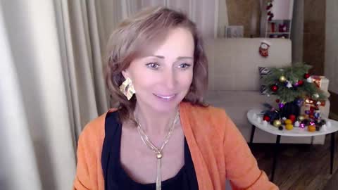 Snapshot of veronicagilbert chatting on December 26, 10:59 am Helen online show from December 26, 10:59 am