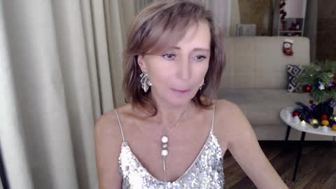 Snapshot of veronicagilbert chatting on January 3, 11:46 am Helen online show from January 3, 11:46 am