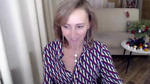 Snapshot of veronicagilbert chatting on January 6, 11:18 am Helen online show from January 6, 11:18 am