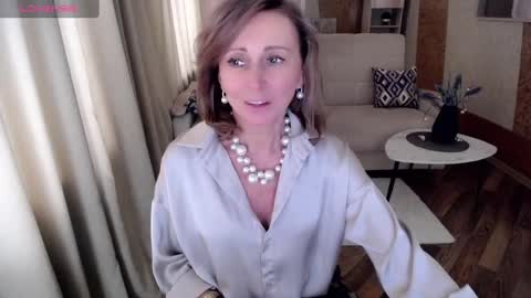 Snapshot of veronicagilbert chatting on January 28, 10:56 am Helen online show from January 28, 10:56 am