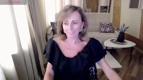 Snapshot of veronicagilbert chatting on February 1, 8:29 am Helen online show from February 1, 8:29 am