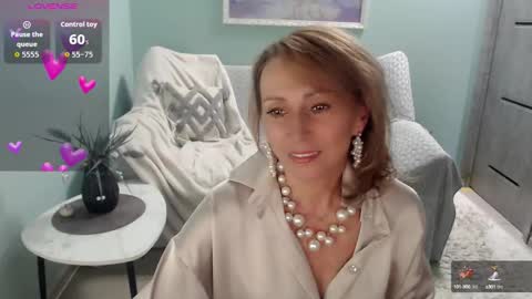 Snapshot of veronicagilbert chatting on September 29, 5:23 am Helen online show from September 29, 5:23 am