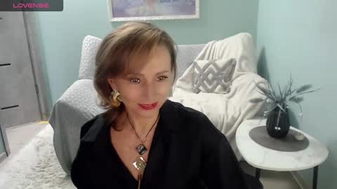 Snapshot of veronicagilbert chatting on September 30, 5:45 am Helen online show from September 30, 5:45 am