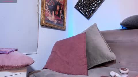 Snapshot of veronicagilss chatting on March 4, 7:22 pm Veronica Gills online show from March 4, 7:22 pm