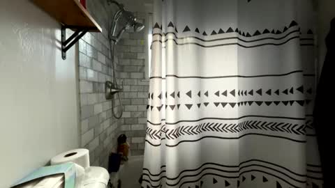 Veronica Lake online show from November 6, 9:05 pm