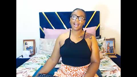 Snapshot of veronicarod1 chatting on March 3, 12:28 am veronicarod1 online show from March 3, 12:28 am