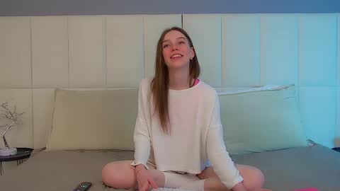 Snapshot of veronicavance chatting on May 20, 6:36 pm Veronica online show from May 20, 6:36 pm