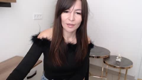 Snapshot of veronik_shy chatting on November 10, 10:14 am veronik_shy online show from November 10, 10:14 am