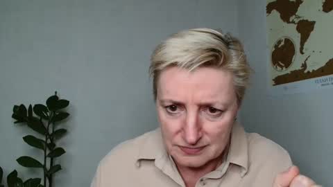 Snapshot of verony_ chatting on March 12, 6:22 pm verony_ online show from March 12, 6:22 pm