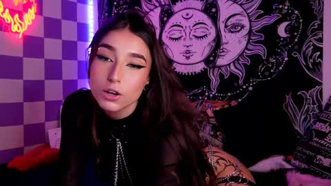 Snapshot of verosmit1 chatting on March 3, 9:05 pm        online show from March 3, 9:05 pm