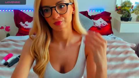 VerraSweet4u online show from May 18, 4:07 am