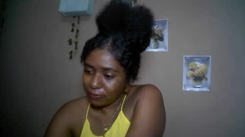 Snapshot of verronique1511 chatting on April 26, 2:53 am verronique1511 online show from April 26, 2:53 am