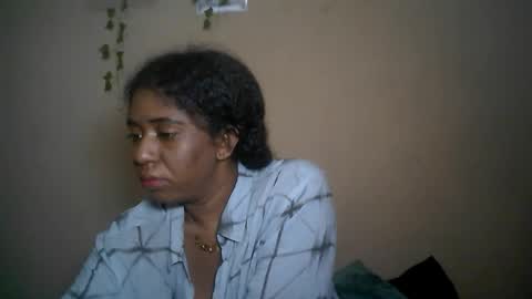 Snapshot of verronique1511 chatting on May 6, 3:35 am verronique1511 online show from May 6, 3:35 am