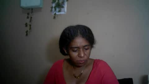 Snapshot of verronique1511 chatting on May 7, 5:13 am verronique1511 online show from May 7, 5:13 am