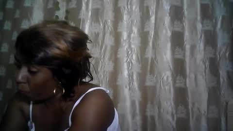 Snapshot of verronique1511 chatting on May 16, 3:11 pm verronique1511 online show from May 16, 3:11 pm
