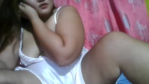 Snapshot of versatile_hottie_asian chatting on June 18, 9:14 am versatile_hottie_asian online show from June 18, 9:14 am