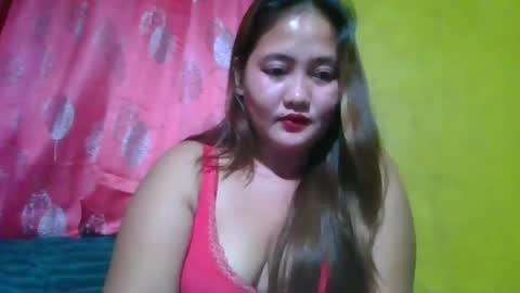 Snapshot of versatile_hottie_asian chatting on July 30, 3:33 pm versatile_hottie_asian online show from July 30, 3:33 pm