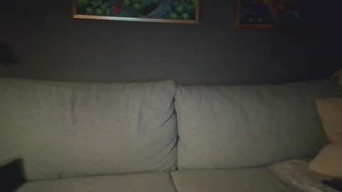 Snapshot of versatilexswede chatting on December 15, 6:17 am John online show from December 15, 6:17 am