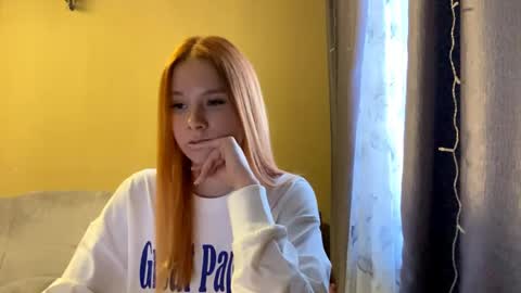 Lina online show from May 25, 11:38 am