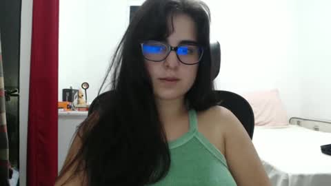 Snapshot of veruca99 chatting on April 1, 12:44 am veruca99 online show from April 1, 12:44 am