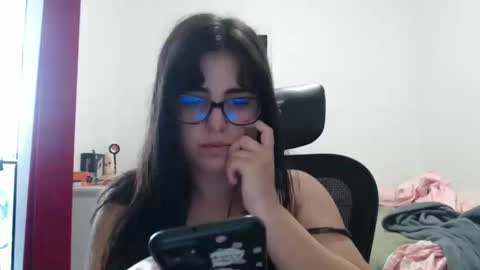 Snapshot of veruca99 chatting on April 1, 7:44 pm veruca99 online show from April 1, 7:44 pm