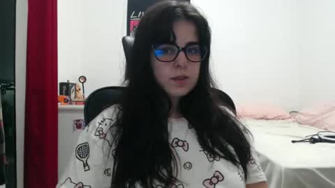 Snapshot of veruca99 chatting on April 4, 10:18 pm veruca99 online show from April 4, 10:18 pm