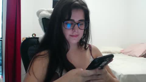 Snapshot of veruca99 chatting on May 3, 8:48 pm veruca99 online show from May 3, 8:48 pm