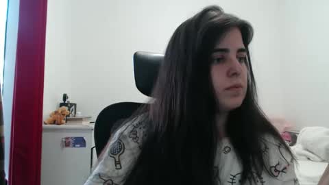 Snapshot of veruca99 chatting on May 6, 8:14 pm veruca99 online show from May 6, 8:14 pm