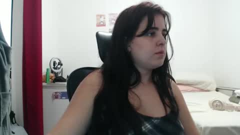 Snapshot of veruca99 chatting on June 4, 8:59 pm veruca99 online show from June 4, 8:59 pm
