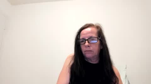 verysassypeachgoddess online show from March 15, 3:45 am