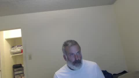 Snapshot of veryveryhairmanindenver chatting on December 11, 12:44 am hairy man online show from December 11, 12:44 am